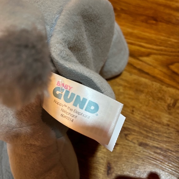 Baby GUND Baby Animated Flappy The Elephant Plush Toy- Plays Peek-A-Boo & Sings - Picture 5 of 10